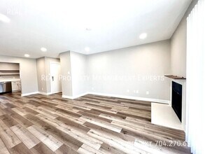 3021 Heathstead Place in Charlotte, NC - Building Photo - Building Photo