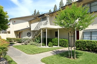 Larkspur in Sacramento, CA - Building Photo - Building Photo