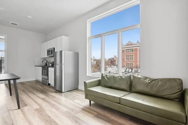 763 Park Ave in Brooklyn, NY - Foto de edificio - Building Photo