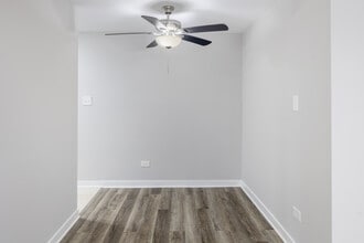 3161 N Cambridge Ave in Chicago, IL - Foto de edificio - Interior Photo