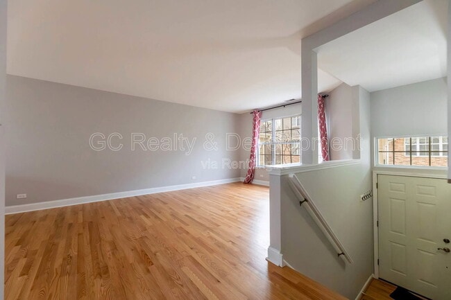 8015 Windsor Dr in Darien, IL - Building Photo - Building Photo