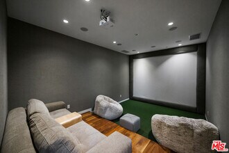 3542 Knobhill Dr in Los Angeles, CA - Building Photo - Building Photo