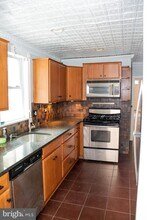 8 E Henrietta St in Baltimore, MD - Building Photo - Building Photo