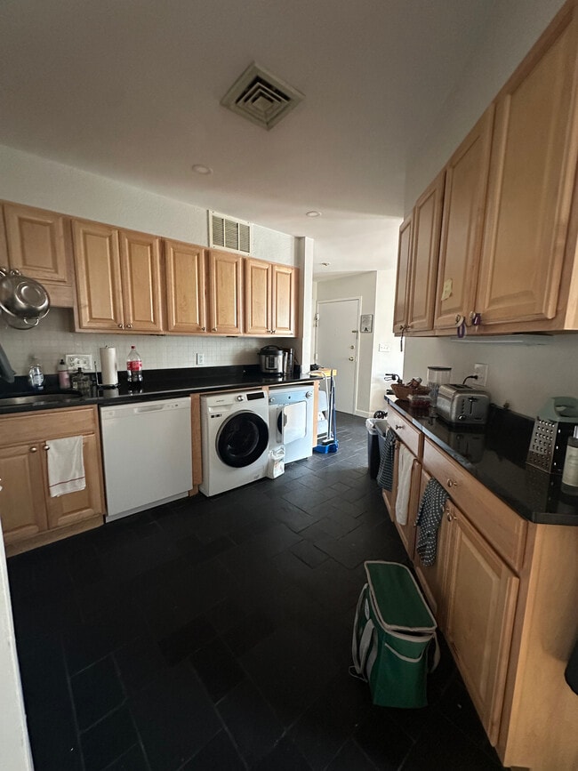 100 Riverway, Unit 4 in Boston, MA - Building Photo - Building Photo