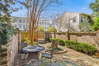 545 E Congress St in Savannah, GA - Building Photo - Building Photo