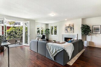 1650 Veteran Ave, Unit 204 in Los Angeles, CA - Building Photo - Building Photo