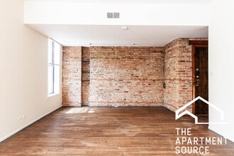 610 W Surf St, Unit 3 in Chicago, IL - Building Photo - Building Photo