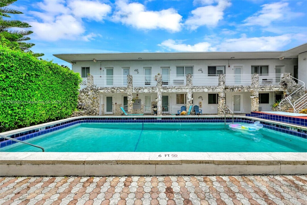 320 85th St in Miami Beach, FL - Building Photo