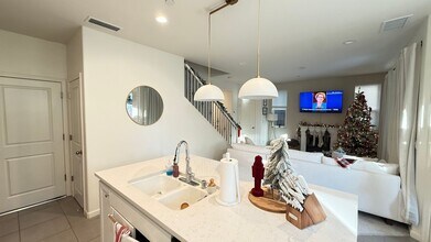 836 Winchell Wy W in Madera, CA - Building Photo - Building Photo