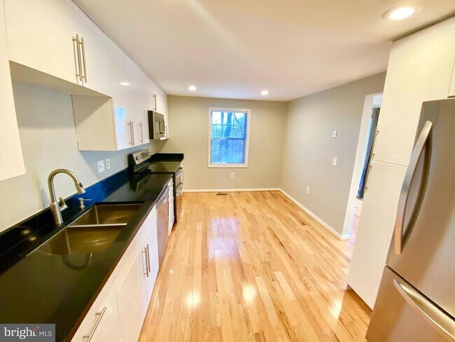 9400 Candleberry Ct in Burke, VA - Building Photo - Building Photo