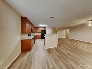 528 Shell St in Cedar Hill, TX - Building Photo - Building Photo
