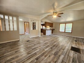 9150 SE 197th Ave in Ocklawaha, FL - Building Photo