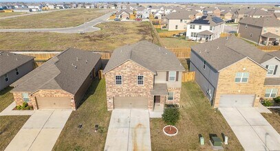 18524 Speculator Ln in Elgin, TX - Building Photo - Building Photo