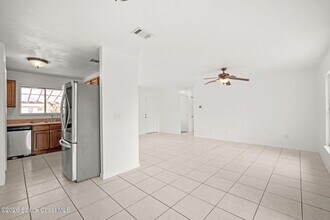 983 Tacaro Ave SE in Palm Bay, FL - Building Photo - Building Photo