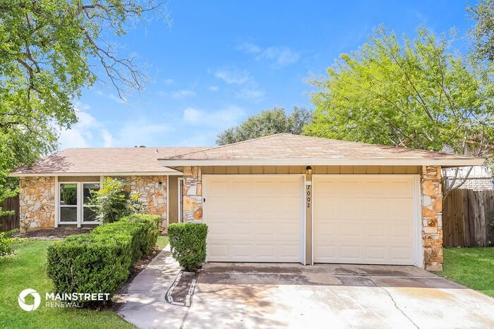 7002 Settlers Ridge in San Antonio, TX - Building Photo