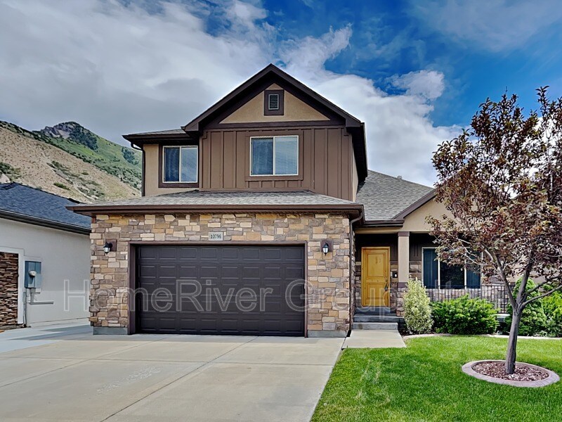 10796 N La Costa in Cedar Hills, UT - Foto de edificio