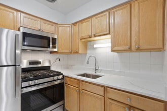 6758 N Sheridan Rd in Chicago, IL - Building Photo - Building Photo