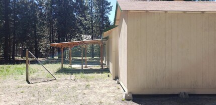 15867 Park Dr in La Pine, OR - Building Photo - Building Photo