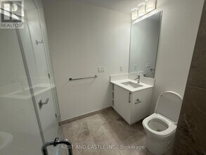 500 Plains Rd E in Burlington, ON - Building Photo - Building Photo