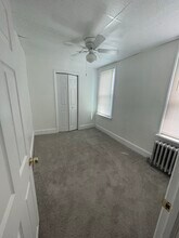 221 High St, Unit 4 in Burlington, NJ - Foto de edificio - Building Photo