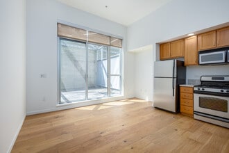 The Cathedral Building in Sacramento, CA - Foto de edificio - Interior Photo