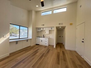 2445 Sycamore Glen Dr in Sparks, NV - Building Photo - Building Photo