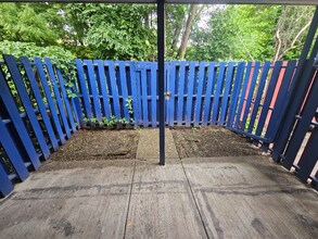 640 Hollace St in Pittsburgh, PA - Building Photo - Building Photo