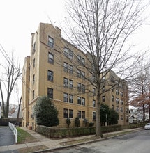 Hutchinson Gardens in Mount Vernon, NY - Building Photo - Building Photo