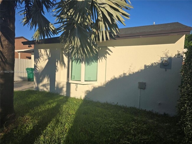 19261 SW 118th Ct in Miami, FL - Building Photo - Building Photo