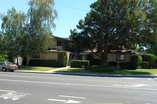 3285 Homestead Rd in Santa Clara, CA - Building Photo - Building Photo