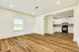 12218 32nd St in Santa Fe, TX - Building Photo - Building Photo