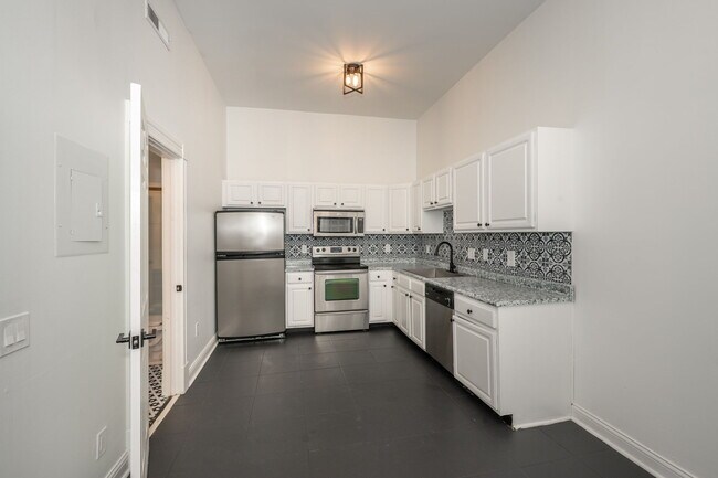 1126 Walnut St, Unit 2B in Cincinnati, OH - Foto de edificio - Building Photo
