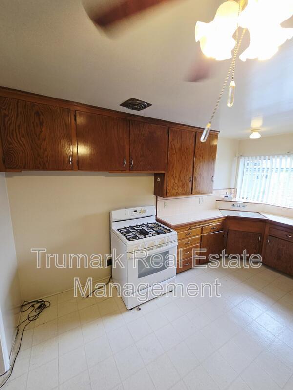 311 N Pacific Ave in Glendale, CA - Building Photo - Building Photo