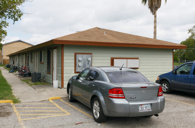 160 13th Ave in Aransas Pass, TX - Building Photo - Building Photo