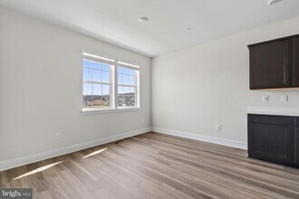 5225 Manor Park Dr in Upper Marlboro, MD - Building Photo - Building Photo