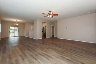 1715 E Renegade Trail in San Tan Valley, AZ - Foto de edificio - Building Photo