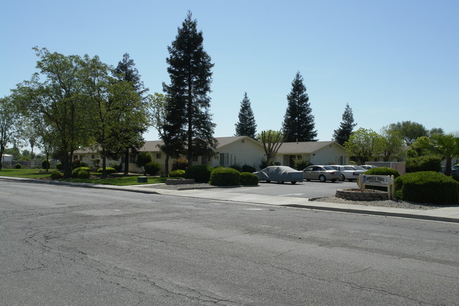 Chowchilla Terrace Apartments in Chowchilla, CA - Foto de edificio - Building Photo
