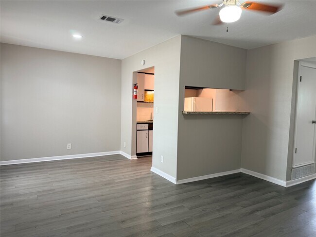 2101 6th Ave N in Texas City, TX - Foto de edificio - Building Photo