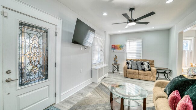 8 N Nashville Ave in Ventnor City, NJ - Building Photo - Building Photo