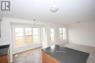 4 Apple Valley Way in Brampton, ON - Building Photo - Building Photo