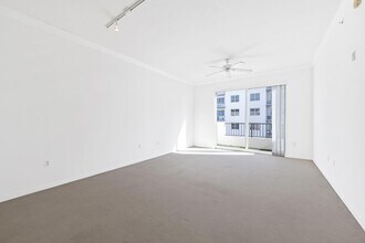 2401 NE 65th St, Unit 606 in Fort Lauderdale, FL - Building Photo - Building Photo