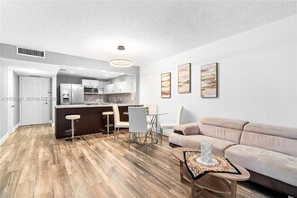 400 Leslie Dr in Hallandale Beach, FL - Foto de edificio - Building Photo