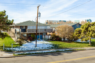 Country Club Condominiums in Lakewood, CO - Building Photo - Building Photo