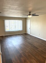 1352 McNary Cir, Unit 2 in Manteca, CA - Foto de edificio - Building Photo