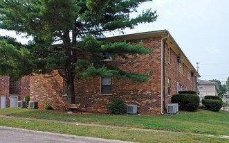 1582 Martha Ct in Lexington, KY - Building Photo