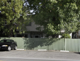 4652 Colfax Ave in North Hollywood, CA - Foto de edificio - Building Photo