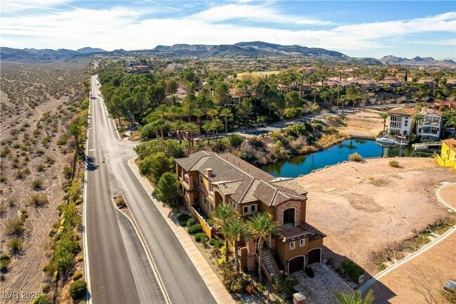 property at 15 Vía Lido