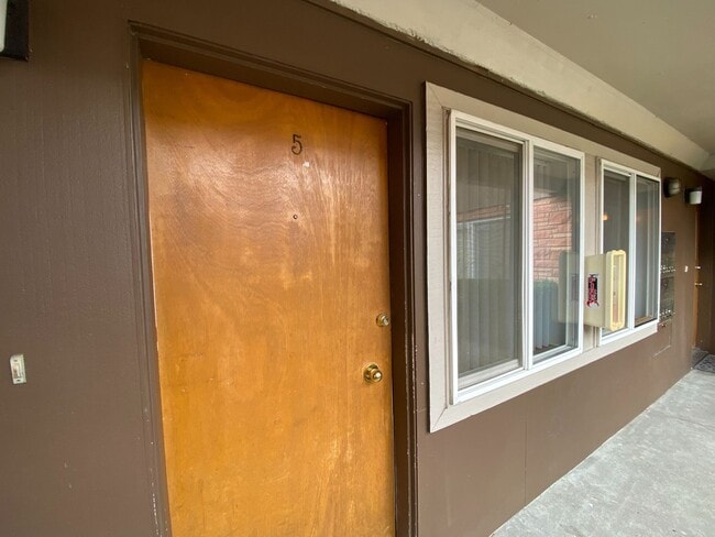 100 E Boston St in Seattle, WA - Foto de edificio - Building Photo