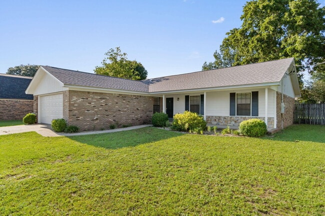 502 Krest Dr in Crestview, FL - Building Photo - Building Photo