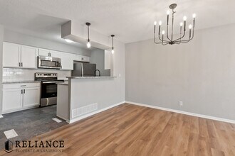 8712 Lakeland Cir in Wichita, KS - Building Photo - Building Photo